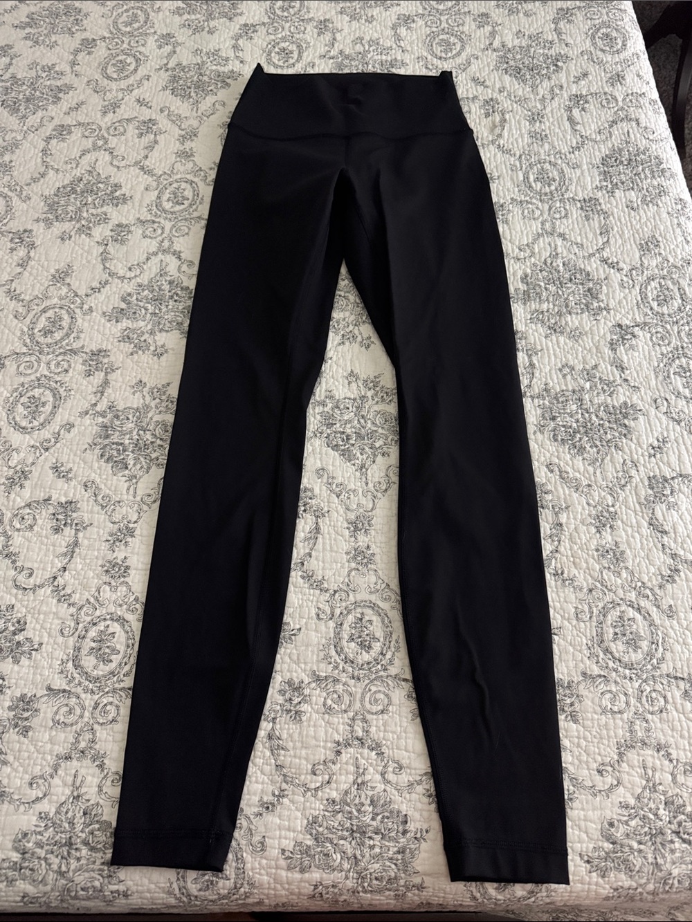 Lululemon Black High-Waist Women's Leggings in 4